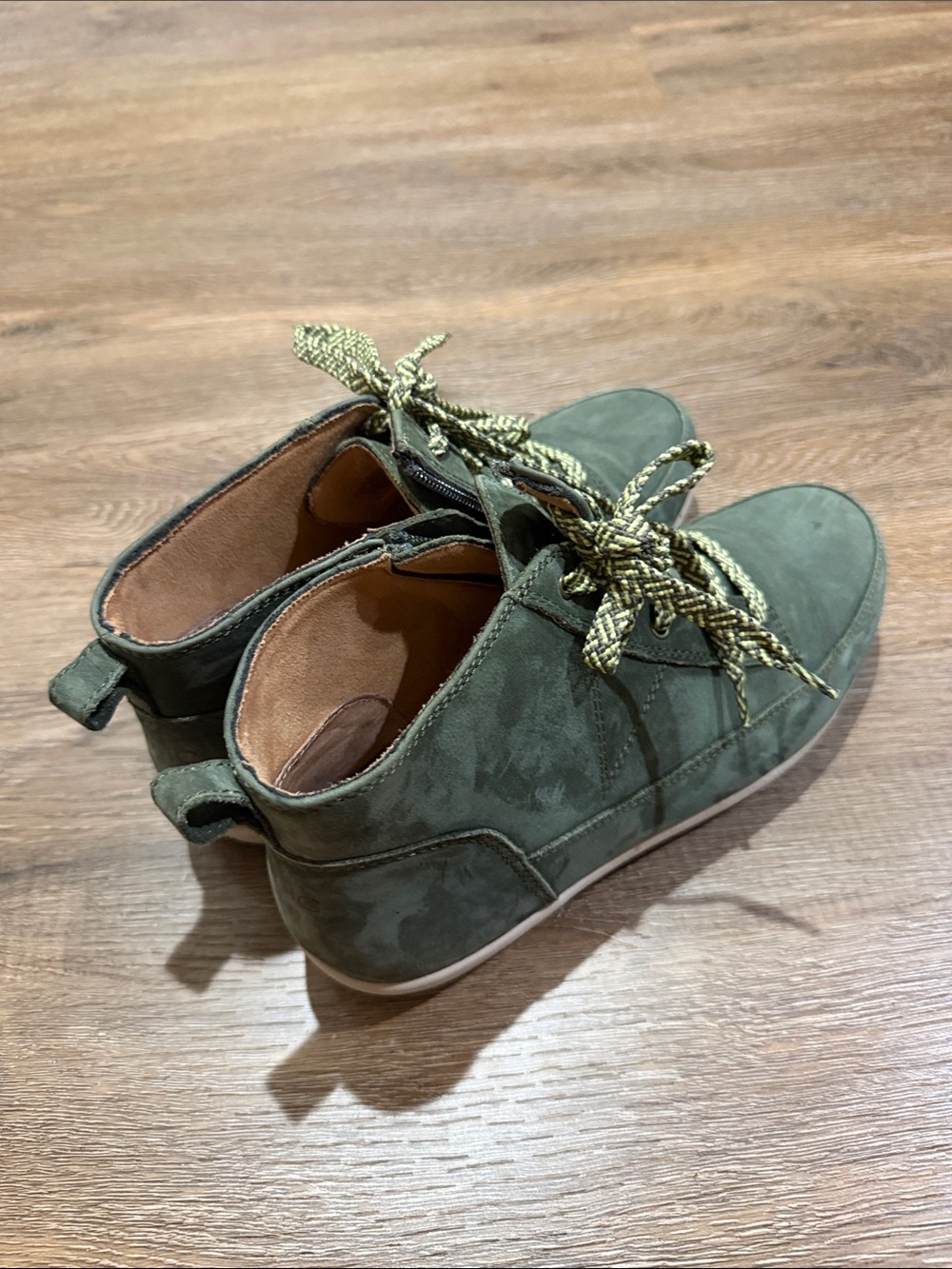 Vionic Magnolia Shawna Short Boot in Olive Green w/ Zip Side Closure - 8.5 WIDE - Picture 3 of 12